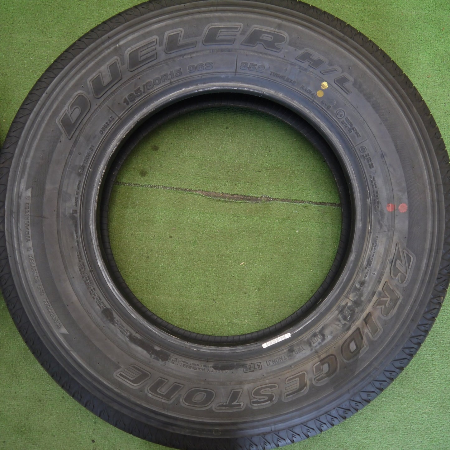 新車外し！25年★195/80R15 ブリヂストン デューラー H/L 852 DUELER タイヤ 15インチ ジムニーシエラ ジムニーノマド 等★6070704Hノタ