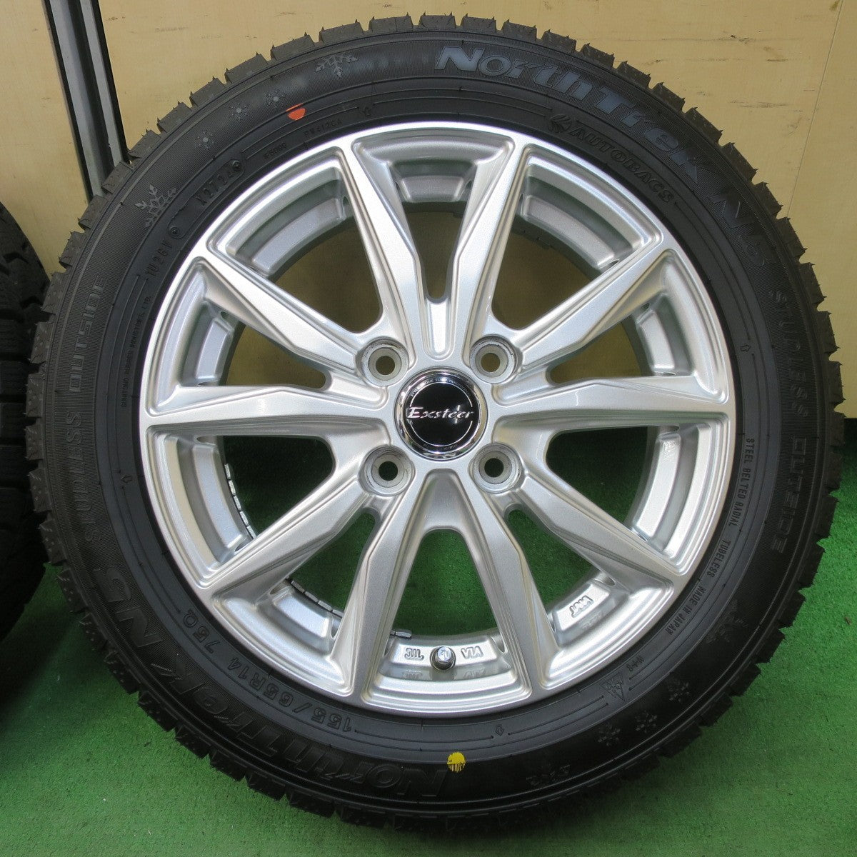 タイヤほぼ未使用！24年！キレイ★スタッドレス 155/65R14 オートバックス ノーストレック N5 Exsteer エクスター 14インチ PCD100/4H★5052703イス