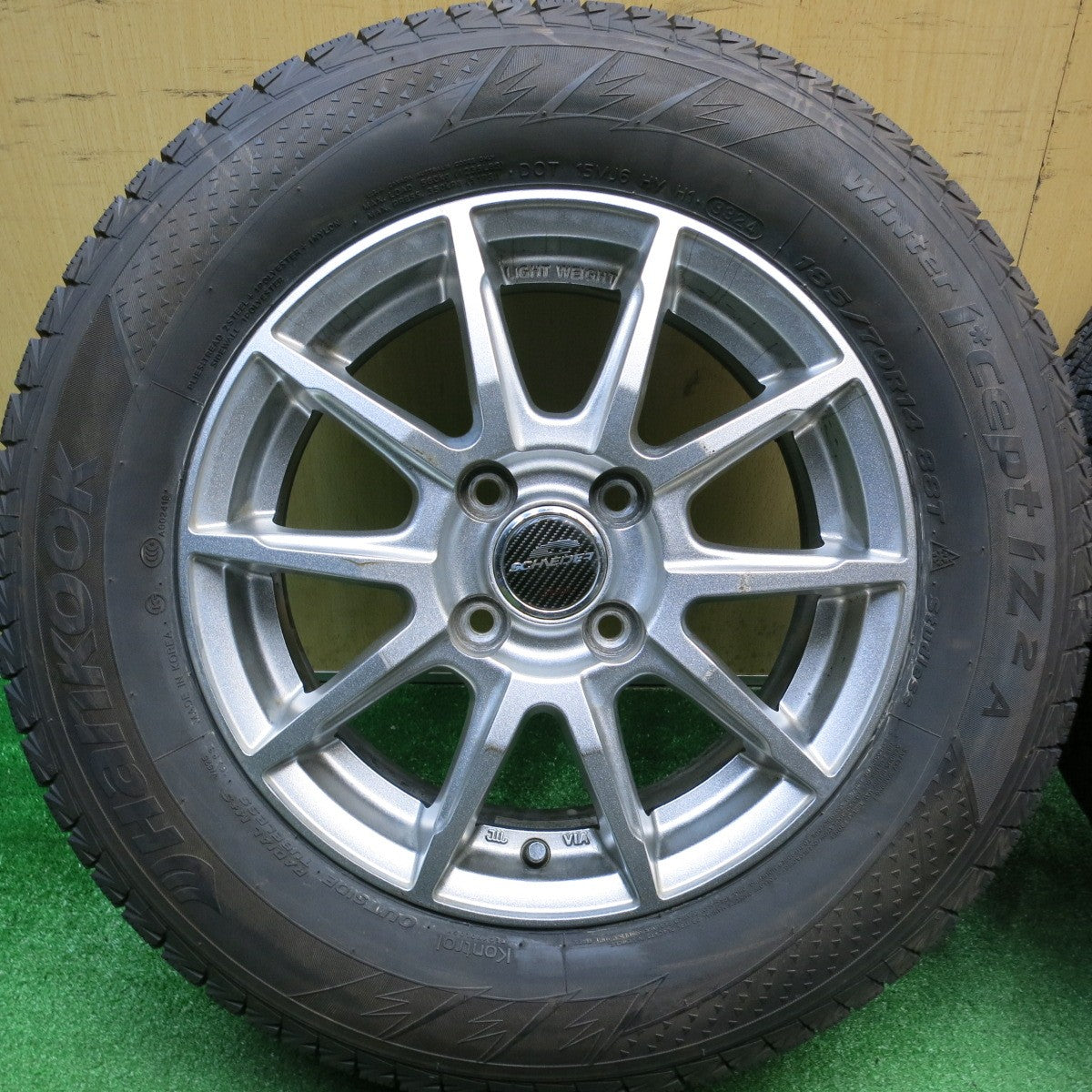 バリ溝！24年！キレイ！ほぼ10分★スタッドレス 185/70R14 ハンコック ウインター アイセプト IZ2A SCHNEIDER シュナイダー 14インチ PCD100/4H★6010503AKス