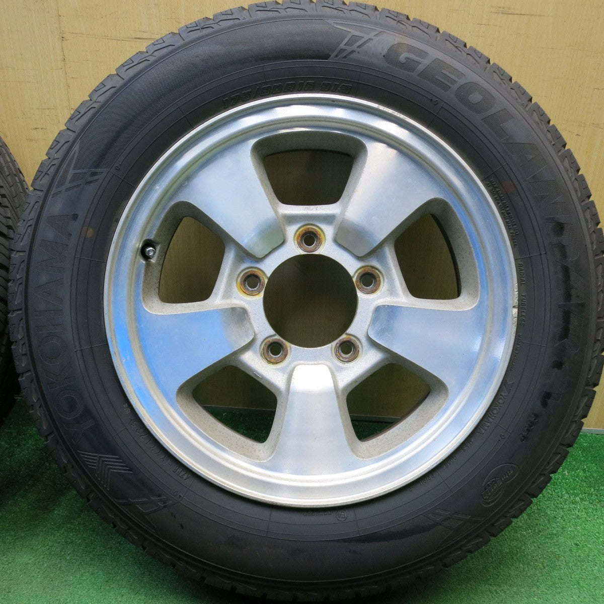 バリ溝！25年！9.5分★スズキ ジムニー 純正 ENKEI 175/80R16 ヨコハマ ジオランダー CV G058 16インチ エンケイ PCD139.7/5H★6040516HAノ
