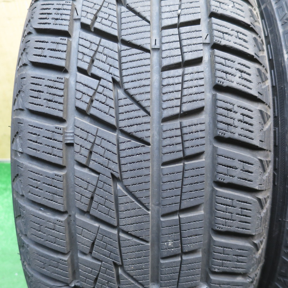 バリ溝！24年！キレイ！9.5分以上◎ボルボ V60 純正 HERA 215/55R16 スタッドレス ジーテックス WH2000 ヘラ 16インチ PCD108/5H◎6092907NJス