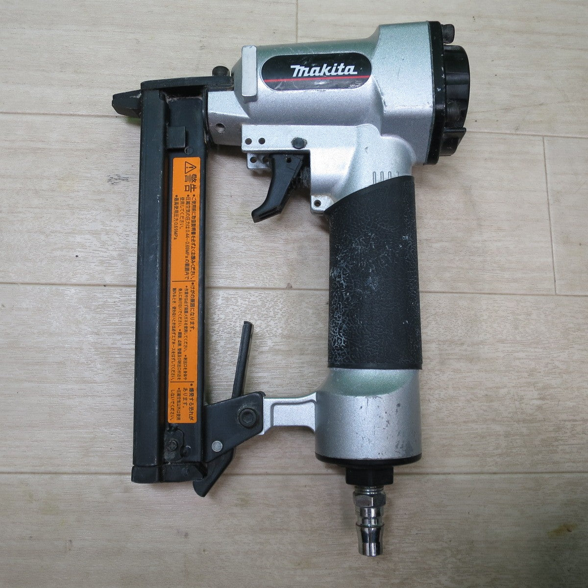 [送料無料] ☆マキタ エア タッカ AT425BZK タッカー エアー ツール 工具 ネイラ 釘打ち機 釘打機 makita☆