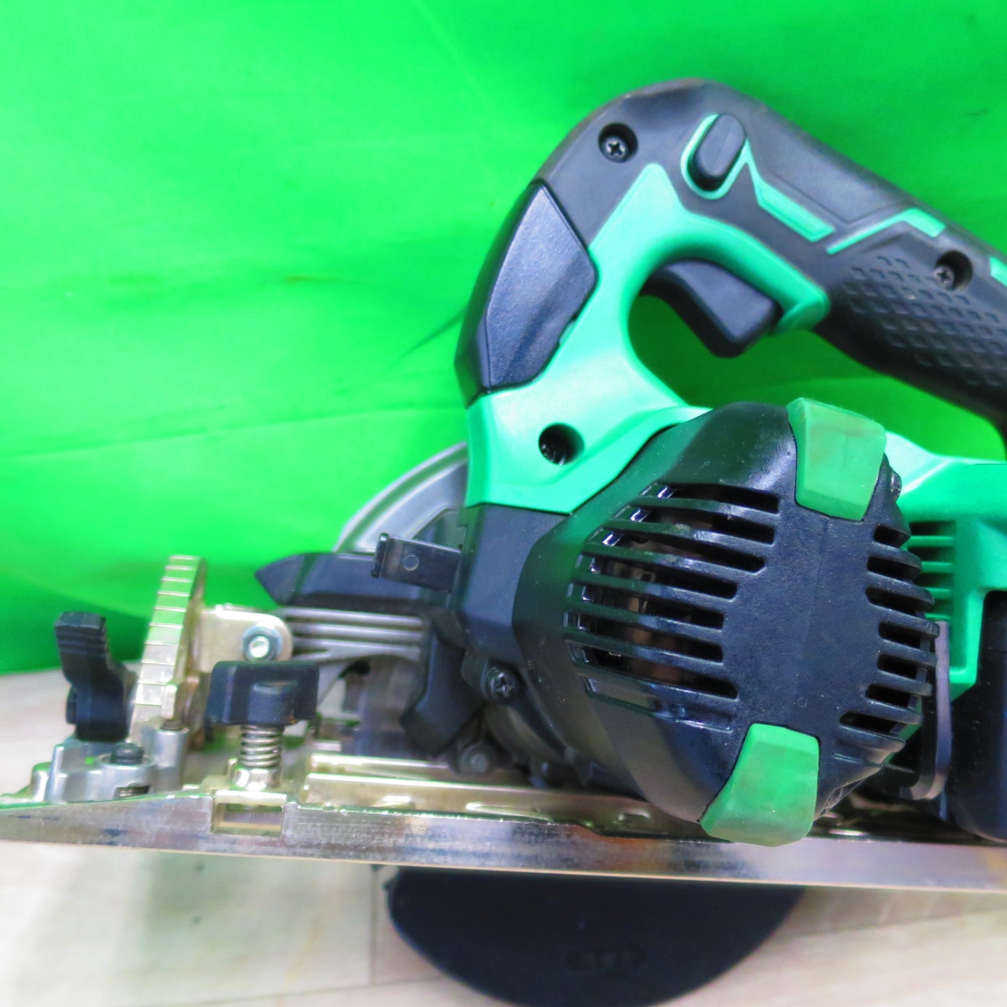 [送料無料] キレイ☆HiKOKI ハイコーキ コードレス 丸のこ C3605DC 147mm バッテリー マルチボルト 36V DIY 電動 工具☆