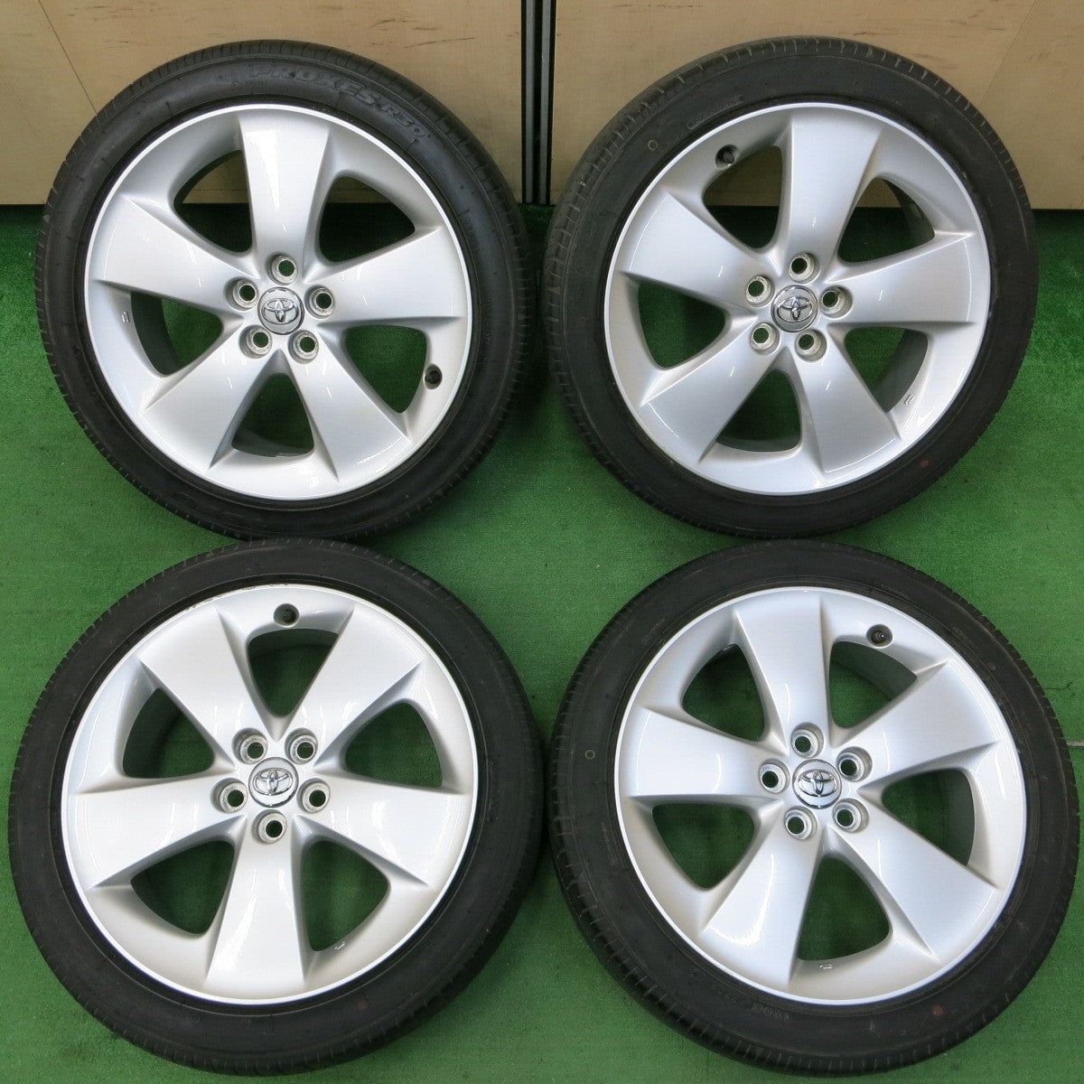 *送料無料* 4本価格★トヨタ 30系 プリウス ツーリング 純正 215/45R17 トーヨー プロクセス R30 17インチ PCD100/5H★4052803イノ