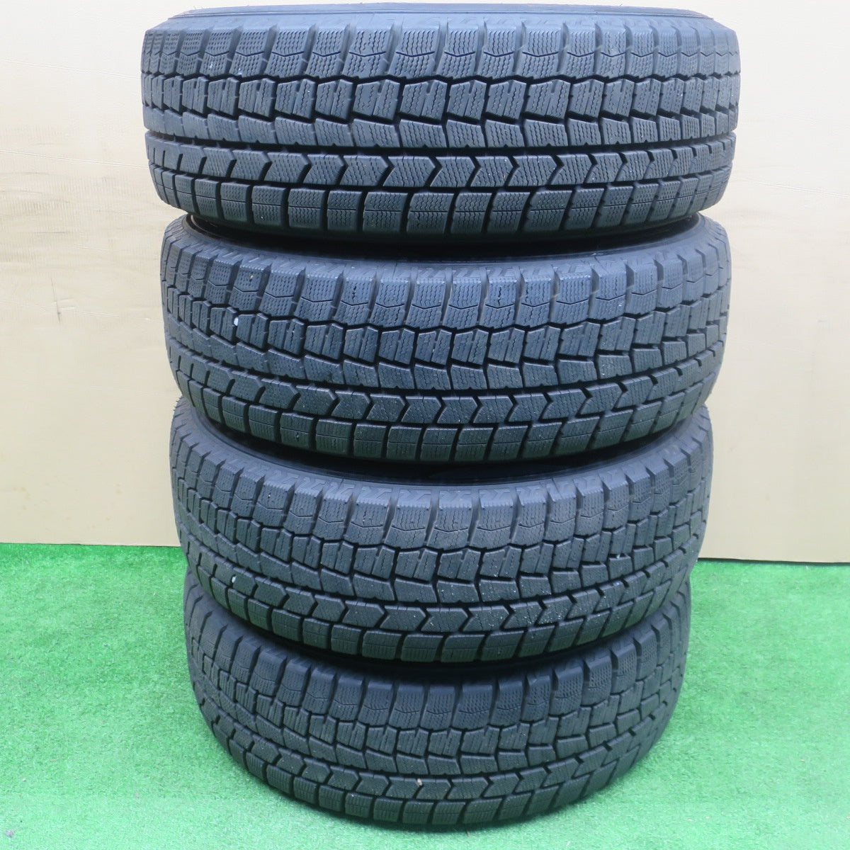 バリ溝！24年！キレイ！ほぼ10分★スタッドレス 195/65R15 ダンロップ ウインターマックス WM02 GRASS グラス 15インチ PCD114.3/5H★5121803NKス