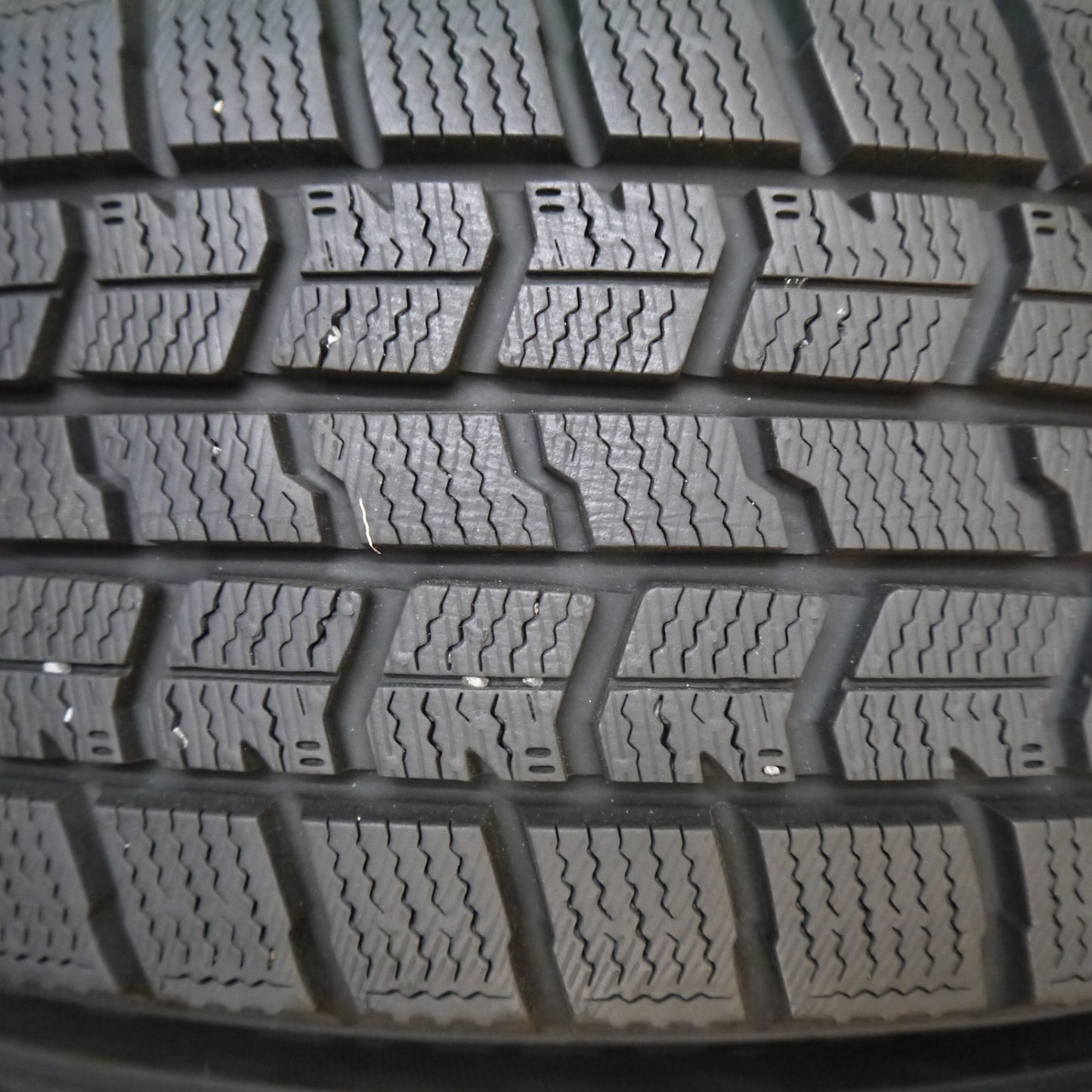 バリ溝！21年！キレイ！9.5分以上★スタッドレス 175/65R15 グッドイヤー アイスナビ7 SCHNEIDER ATECH シュナイダー 15インチ PCD100/4H★5061301Hス