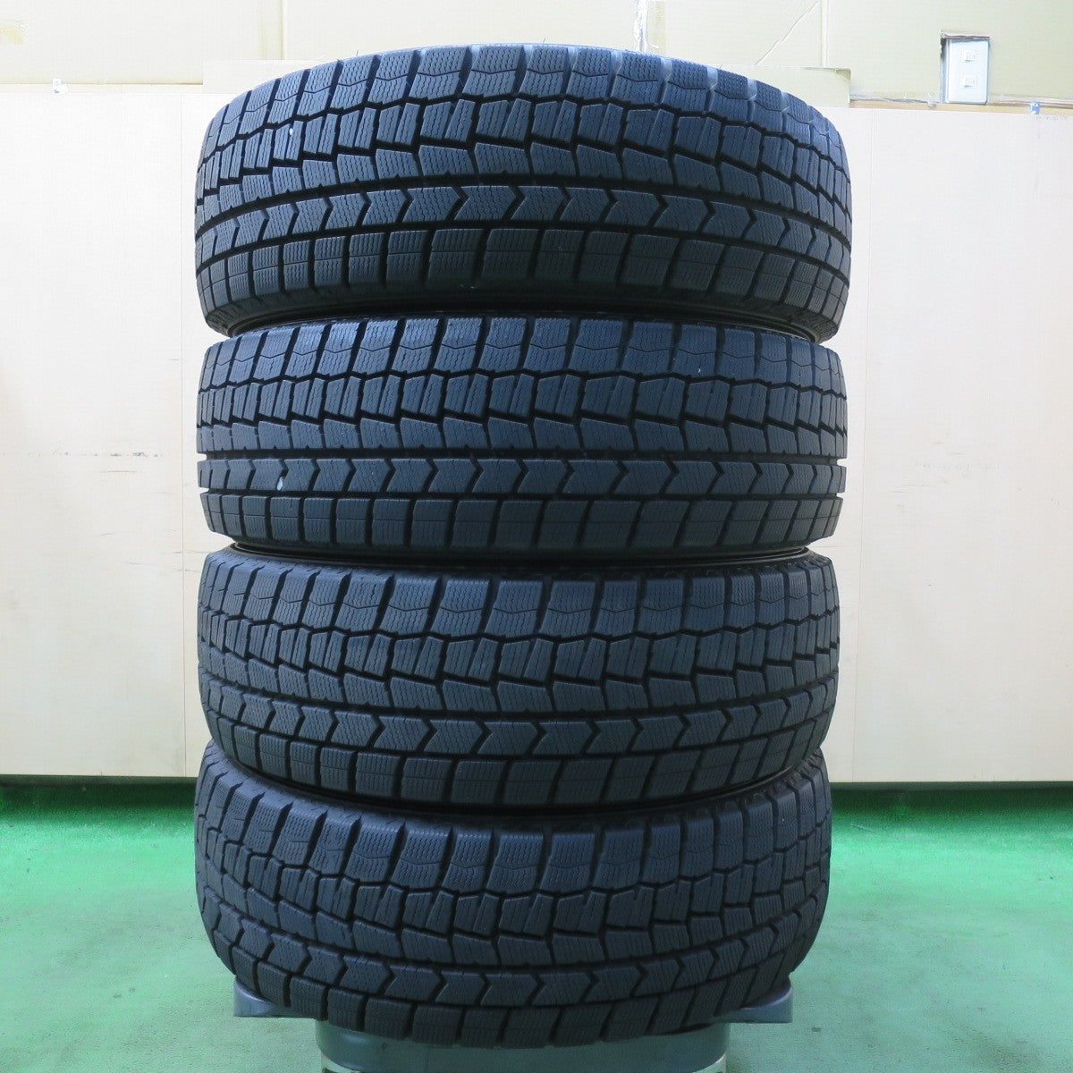 バリ溝！23年！ほぼ10分★スタッドレス 185/60R15 ダンロップ ウインターマックス WM02 タイヤ 15インチ アクア ヤリス ヴィッツ 等★5051004イスタ