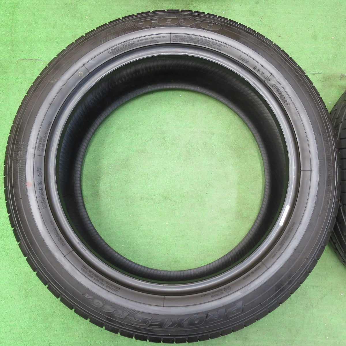 [送料無料] バリ溝！24年！9.5分以上★225/55R19 トーヨー プロクセス R46A タイヤ 19インチ ハリアー アルファード ヴェルファイア等★4111304イノタ