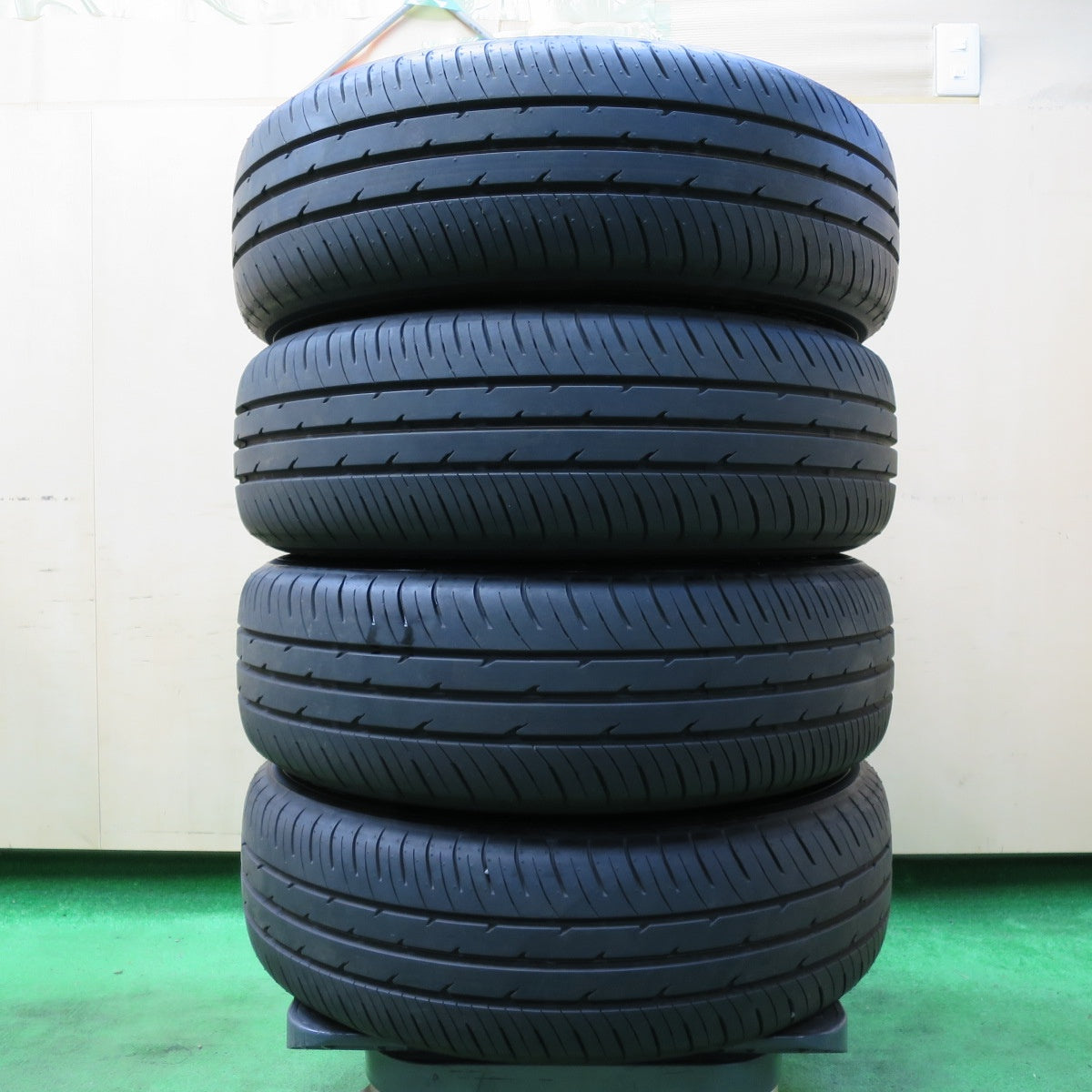*送料無料* 超バリ溝！23年！キレイ！ほぼ10分★トヨタ シエンタ 純正 スチール 185/65R15 トーヨー ナノエナジー J67 15インチ PCD100/5H★4060503イノ