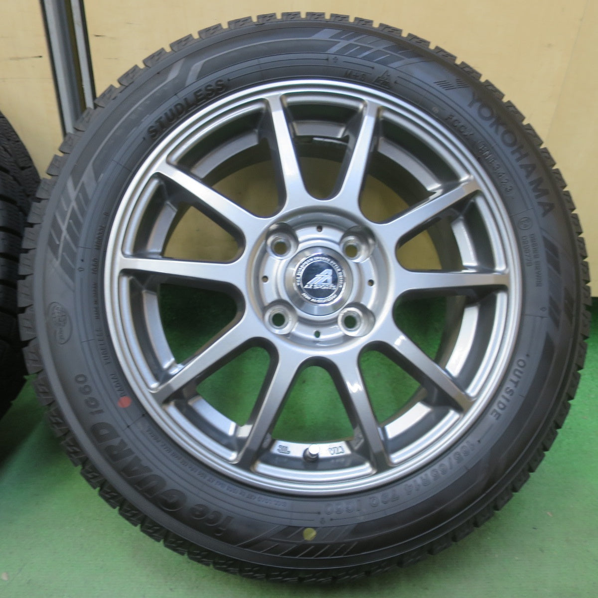 バリ溝！23年！キレイ！ほぼ10分◎スタッドレス 165/65R14 ヨコハマ アイスガード iG60 AZ SPORTS AZスポーツ 14インチ PCD100/4H◎6072306イス