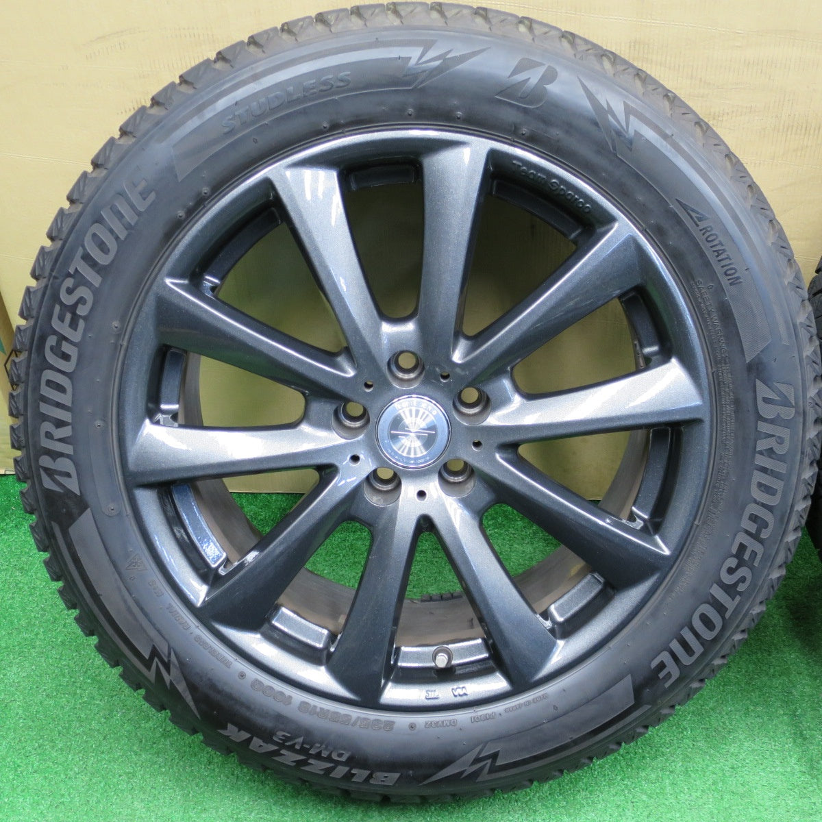 バリ溝！キレイ！9分★ボルボ 等 Team Sparco 235/55R18 スタッドレス ブリヂストン ブリザック DM-V3 チームスパルコ 18インチ PCD108/5H★6011503NKス