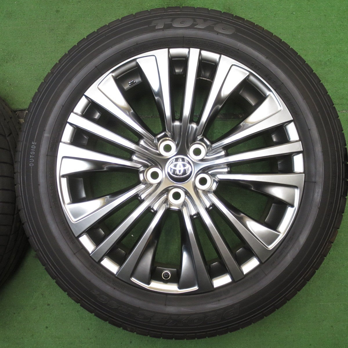 バリ溝！23年！キレイ！9.5分★トヨタ 80系 ハリアー Zグレード 純正 225/55R19 トーヨー プロクセス R46A 19インチ PCD114.3/5H★5072102NJノ