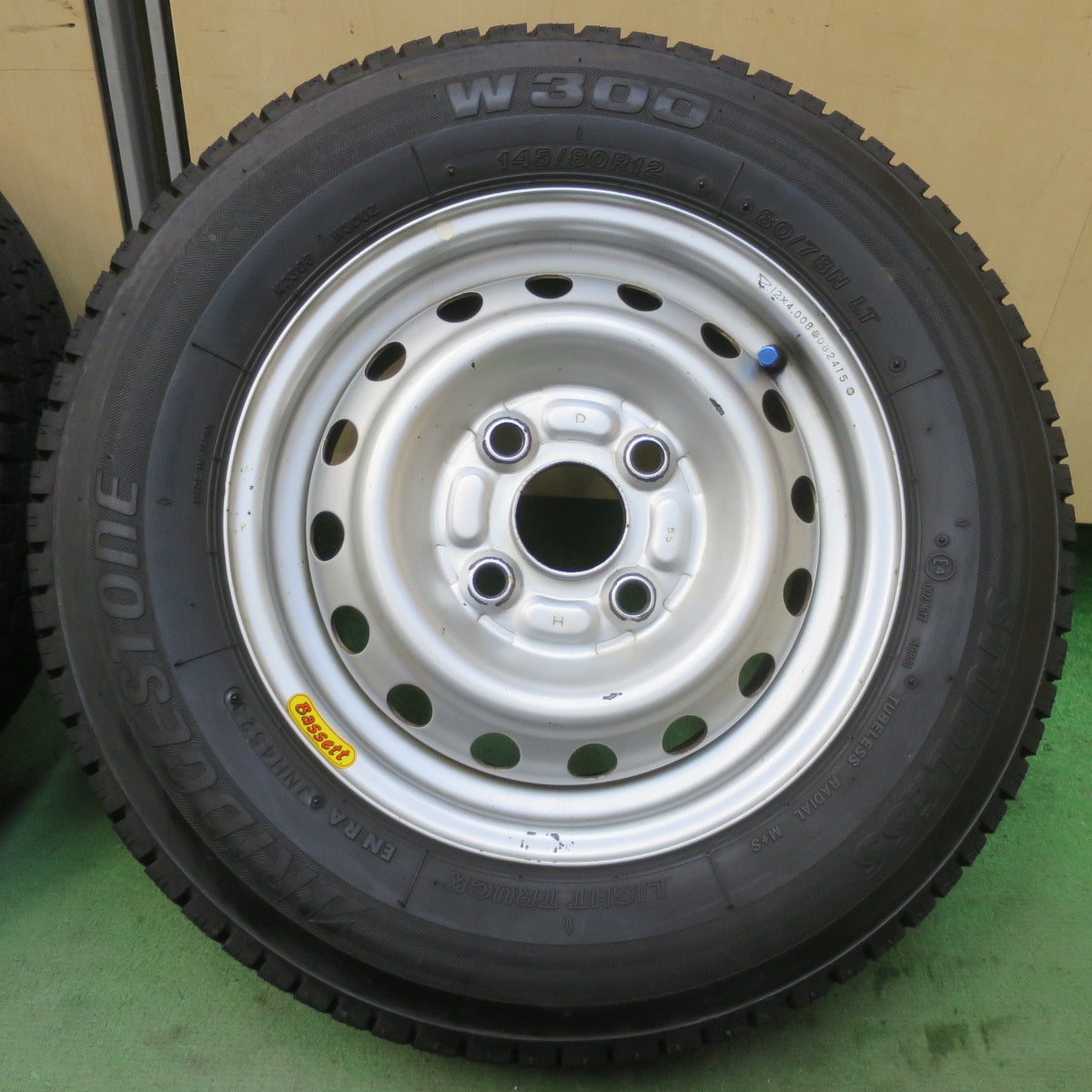 4本価格！23年◎ダイハツ アトレー 純正 スチール 145/80R12 80/78N スタッドレス ブリヂストン W300 12インチ PCD100/4H◎6101908イス