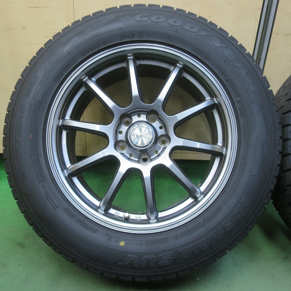 バリ溝！キレイ！9分◎スタッドレス 225/65R17 グッドイヤー アイスナビ SUV V.E.X. VEX 社外 アルミ 17インチ PCD114.3/5H◎6090901イス