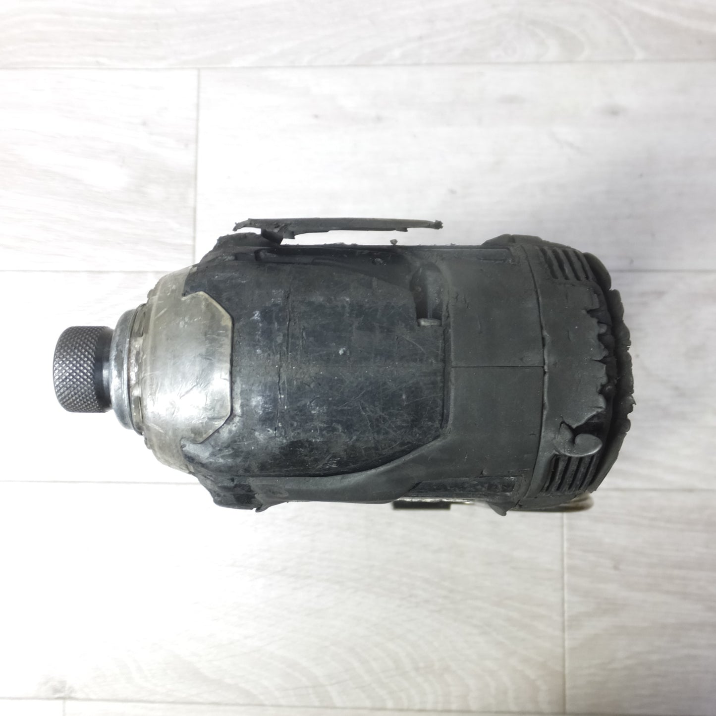 [送料無料] ◆makita マキタ 充電式インパクトドライバ TD001G 40V バッテリー2個 充電器付き 電動工具◆