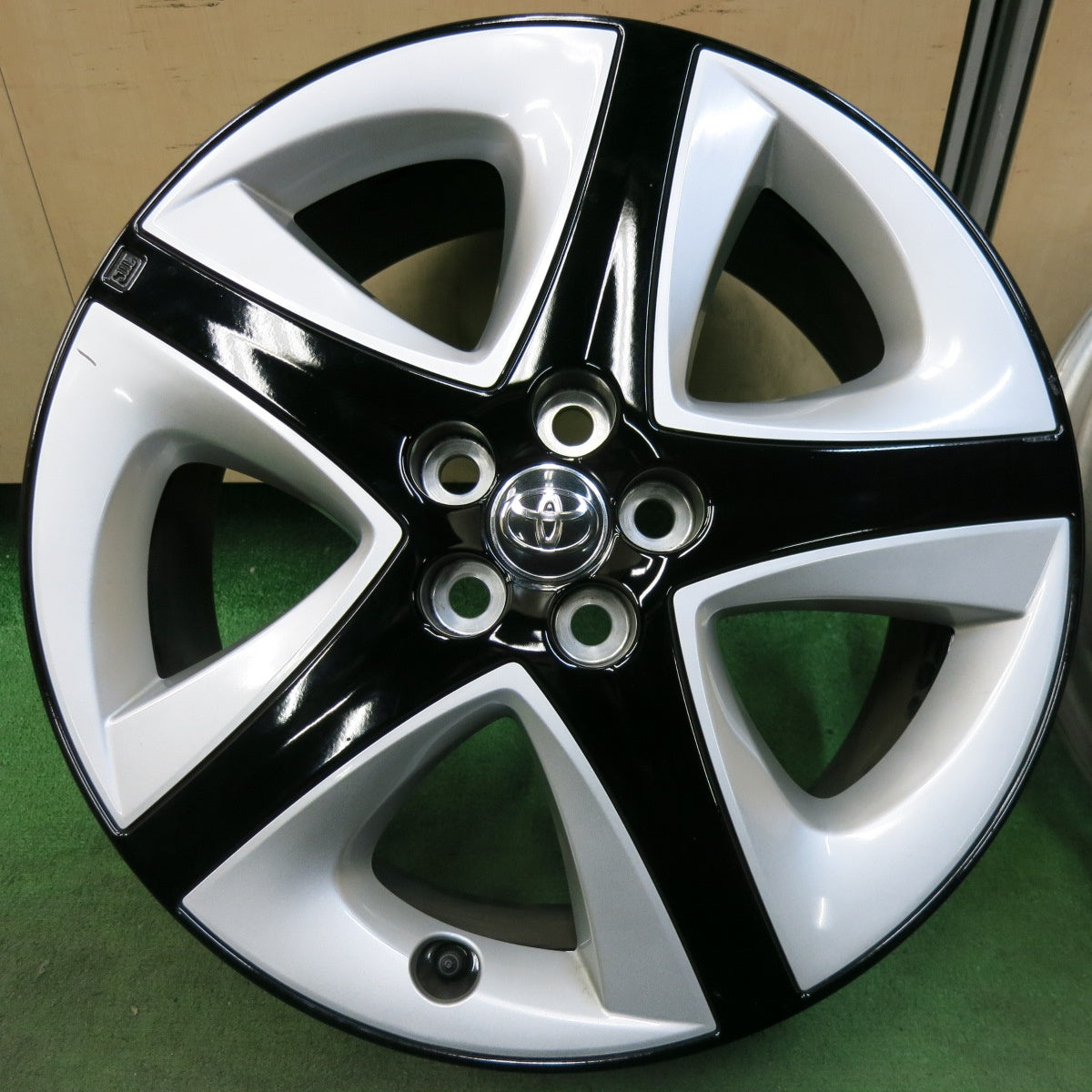 [送料無料] キレイ★トヨタ 50系 プリウス ツーリング 純正 ENKEI ホイール 17インチ 17×7J エンケイ PCD100/5H★5030709SYホ