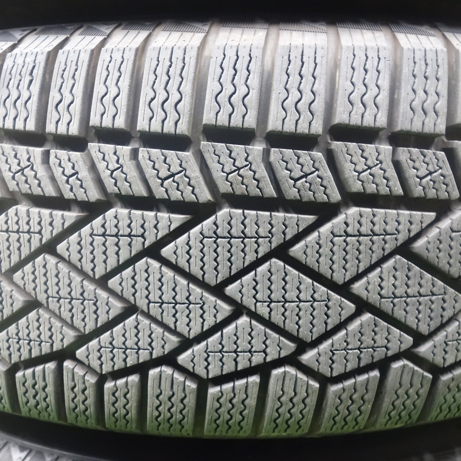 スタッドレス コンチネンタル 205/60R16 バリ溝 WORK PCD112 バリ溝！24年！キレイ！9.5分以上☆ベンツ 等 EuroForsch 205/60R16