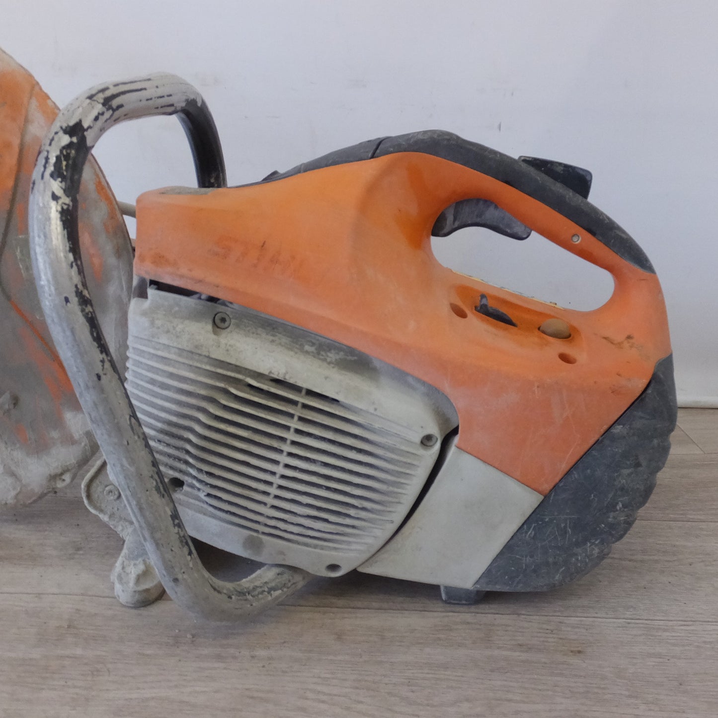 [送料無料] 岐阜発★スチール STIHL エンジンカットオフソー TS410　切断ディスク径	300mm　最大切込み深さ 100mm★