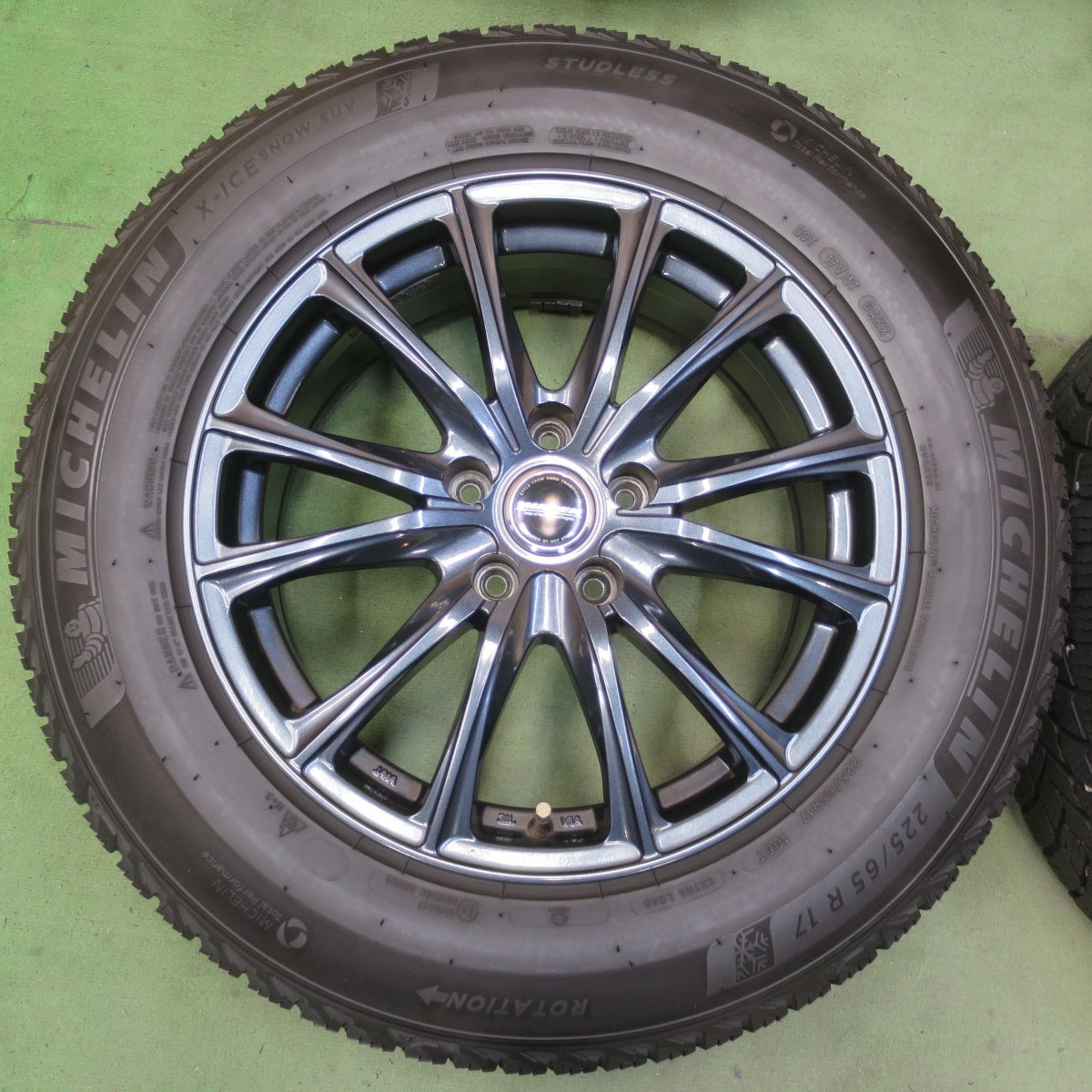 バリ溝！23年！キレイ！9.5分◎スタッドレス 225/65R17 ミシュラン X-ICE SNOW SUV WAREN ヴァーレン 17インチ PCD114.3/5H◎6072006イス