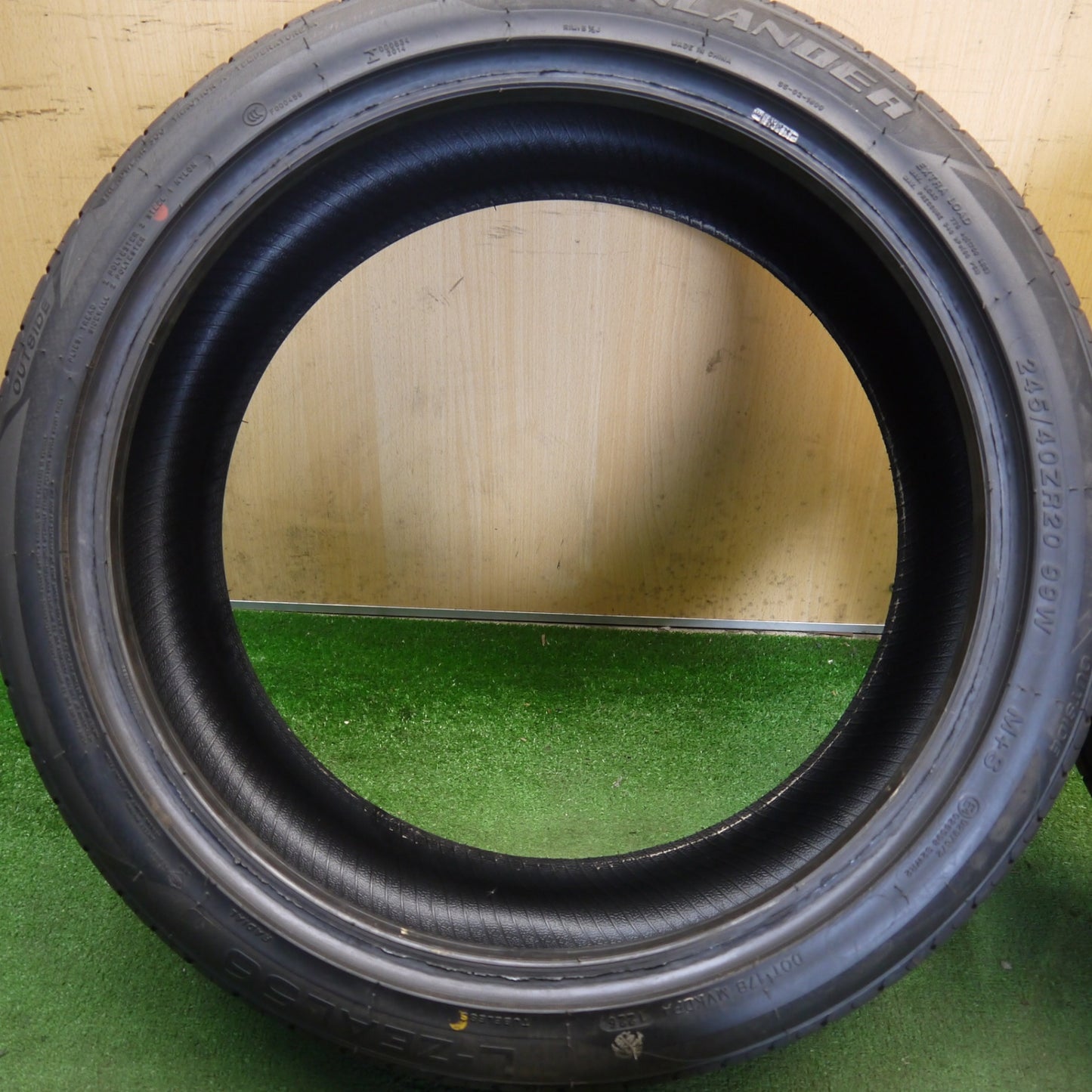 ほぼ未使用！26年★245/40R20 グリンランダー L-ZEAL56 タイヤ 20インチ ベンツ W214 Eクラス W222 C217 Sクラス BMW 5シリーズ 等★6061709Hノタ