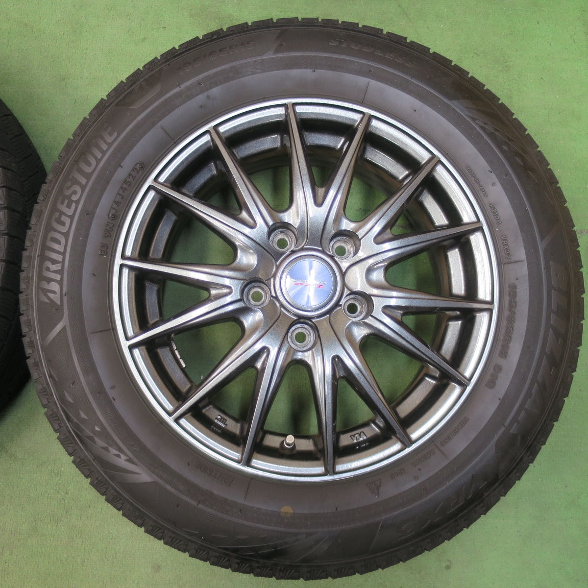 キレイ！22年★スタッドレス 195/65R15 ブリヂストン ブリザック VRX3 VELVA SPORTZ ヴェルヴァ 15インチ PCD114.3/5H★5123105イス