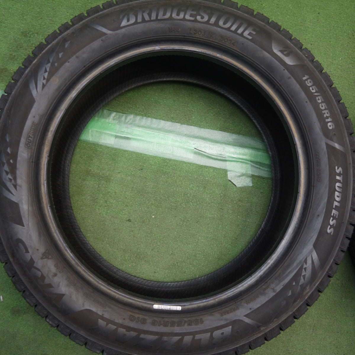 ほぼ未使用！24年◎スタッドレス 195/55R16 ブリヂストン ブリザック VRX3 タイヤ 16インチ アクア フィールダー CR-Z ノート キューブ 等◎6100505Hスタ
