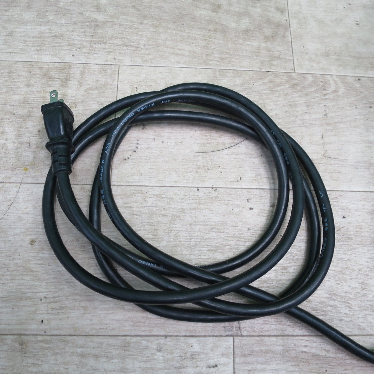 [送料無料] 美品☆マキタ 100mm ディスクグラインダー 9533BL 電動 工具 研摩 研磨 機☆