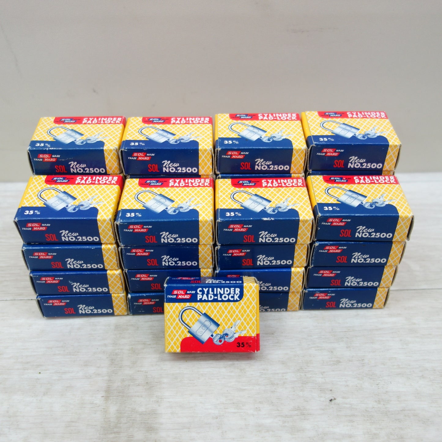 [送料無料] 未使用！37個まとめ売り☆SOL-HARD シリンダー錠 南京錠 鍵なし 35mm No.2500 CYLINDER PAD-LOCK カギ☆
