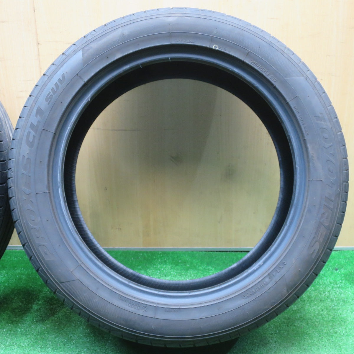 バリ溝！23年！9.5分★225/55R19 トーヨー プロクセス CL1 SUV タイヤ 19インチ ハリアー RAV4 CX-5 CX-8 等★5110802NJノタ