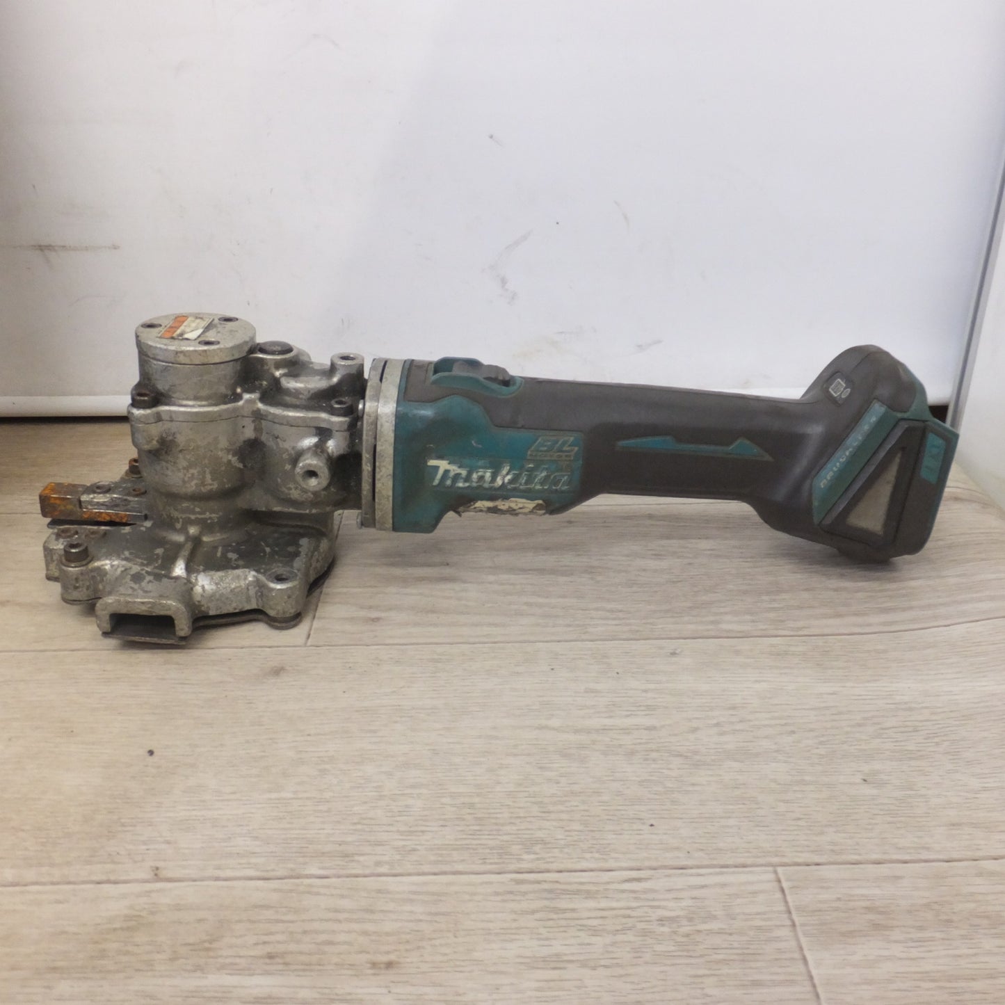 [送料無料] 現状品★オグラ Ogura コードレスツライチカッター HSC-25BL　マキタ makita バッテリ BL1860B 3個　充電器 DC18RC T　セット★
