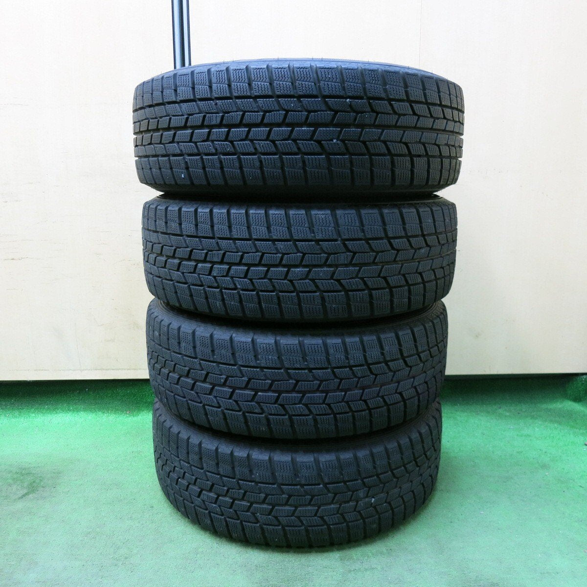 バリ溝！9分★スタッドレス 205/60R16 グッドイヤー アイスナビ6 ravrion LUMIERE 16インチ PCD114.3/5H★5010810SYス