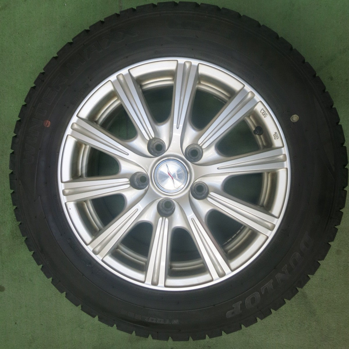 バリ溝！23年！9分★スタッドレス 195/65R15 ダンロップ ウインターマックス WM02 JOKER ジョーカー 15インチ PCD114.3/5H★5123001SKス
