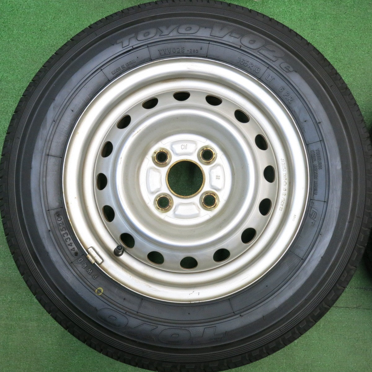 ほぼ未使用★165R13 6PR トーヨー V-02e スチール ホイール 13インチ PCD100/4H★6021503HAノ