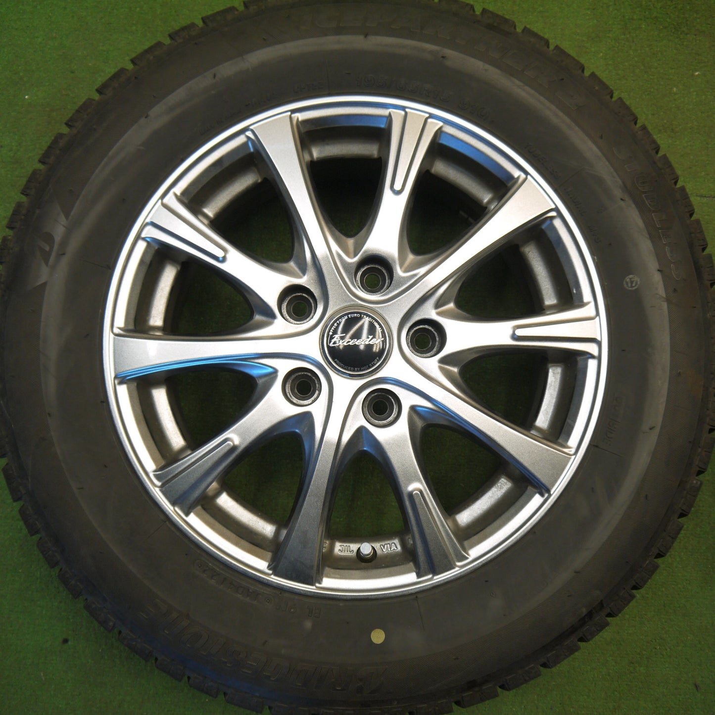 バリ溝！22年！キレイ！9分★スタッドレス 195/65R15 ブリヂストン アイスパートナー2 Exceeder エクシーダー 15インチ PCD114.3/5H★6032407Hス
