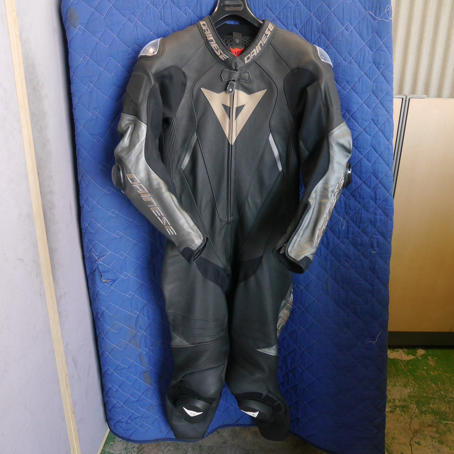 [送料無料] キレイ☆DAINESE LAGUNA SECA 5 1ピース ライダー スーツ サイズ 50 175.5-178.5 レザー レーシング スーツ 革 ツナギ ダイネーゼ ラグナ セカ☆