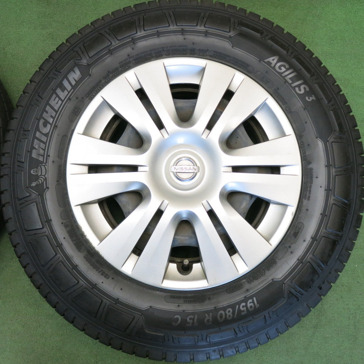 バリ溝！23年！9.5分◎日産 キャラバン 純正 スチール 195/80R15 108/106S ミシュラン AGILIS3 15インチ PCD139.7/6H◎6061805HAノ