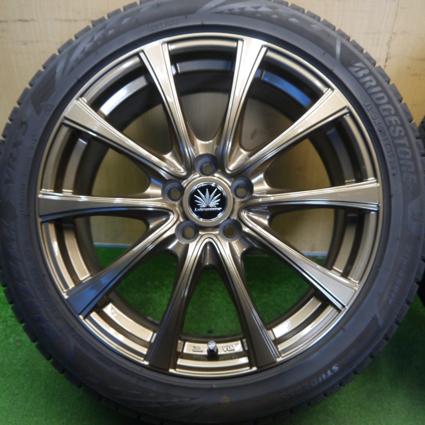 バリ溝！24年！キレイ！ほぼ10分★86 BRZ 等 Lehrmeister アマルフィV Jr 215/45R17 スタッドレス ブリヂストン ブリザック VRX3 レアマイスター 17インチ PCD100/5H★6041407Hス