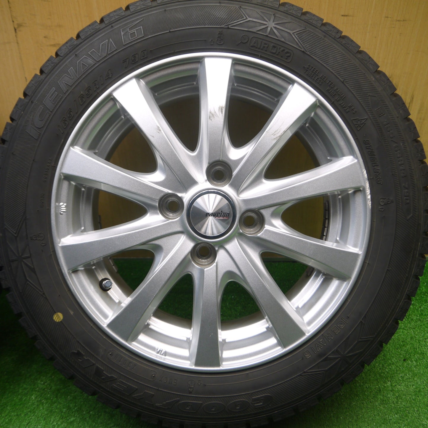 [送料無料] バリ溝！9分★スタッドレス 165/65R14 グッドイヤー アイスナビ6 ravrion RS01 ラブリオン 14インチ PCD100/4H★4102302Hス