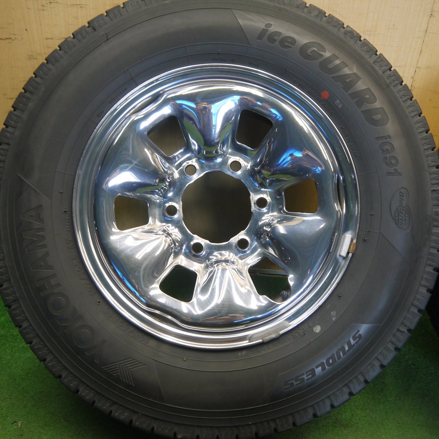 バリ溝！8.5分★トヨタ 100系 ハイエース 純正 メッキ 195/80R15 107/105L スタッドレス ヨコハマ アイスガード iG91 15インチ PCD139.7/6H★6060804Hス