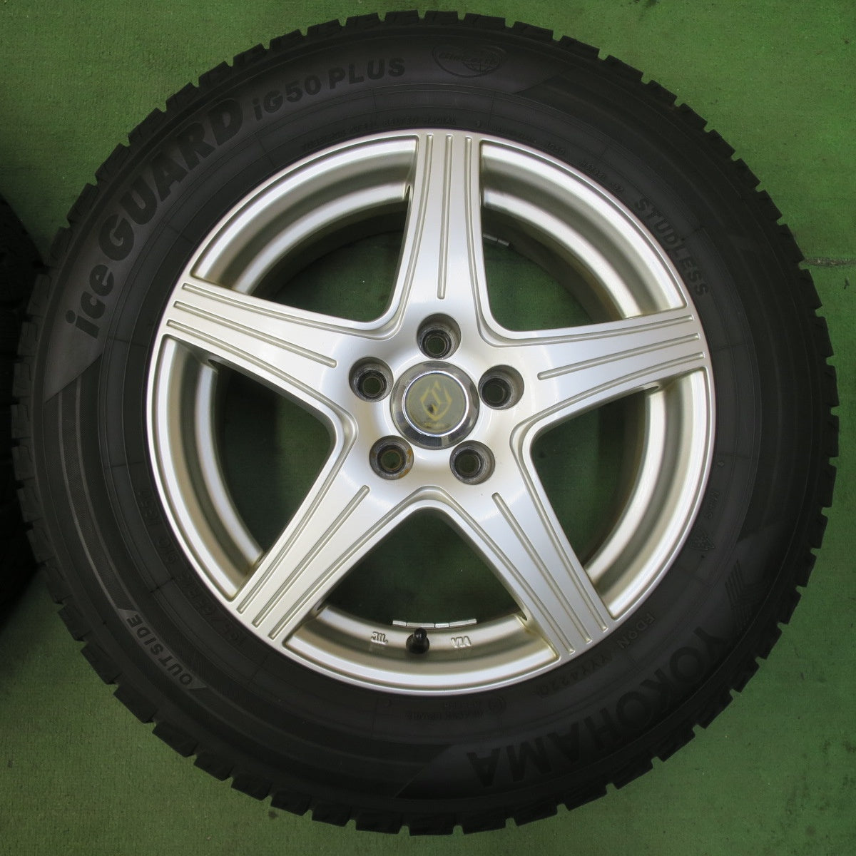 バリ溝！9分★プリウス 等 195/65R15 スタッドレス ヨコハマ アイスガード iG50 プラス Staker 15インチ PCD100/5H★5101601イス