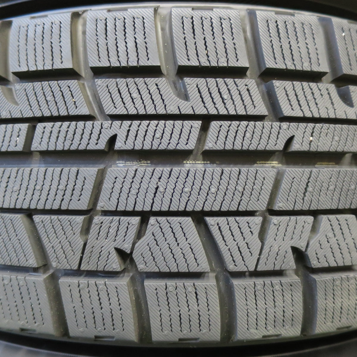 *送料無料* バリ溝！20年！キレイ！ほぼ10分★プリウス等 195/65R15 スタッドレス ヨコハマ アイスガード iG50 プラス SCHNEIDER シュナイダー PCD100/5H★4071801イス