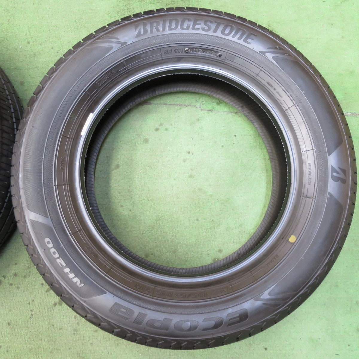 未使用！23年★195/65R15 ブリヂストン エコピア NH200 タイヤ 15インチ プリウス ノア ヴォクシー 等★5090407イノタ