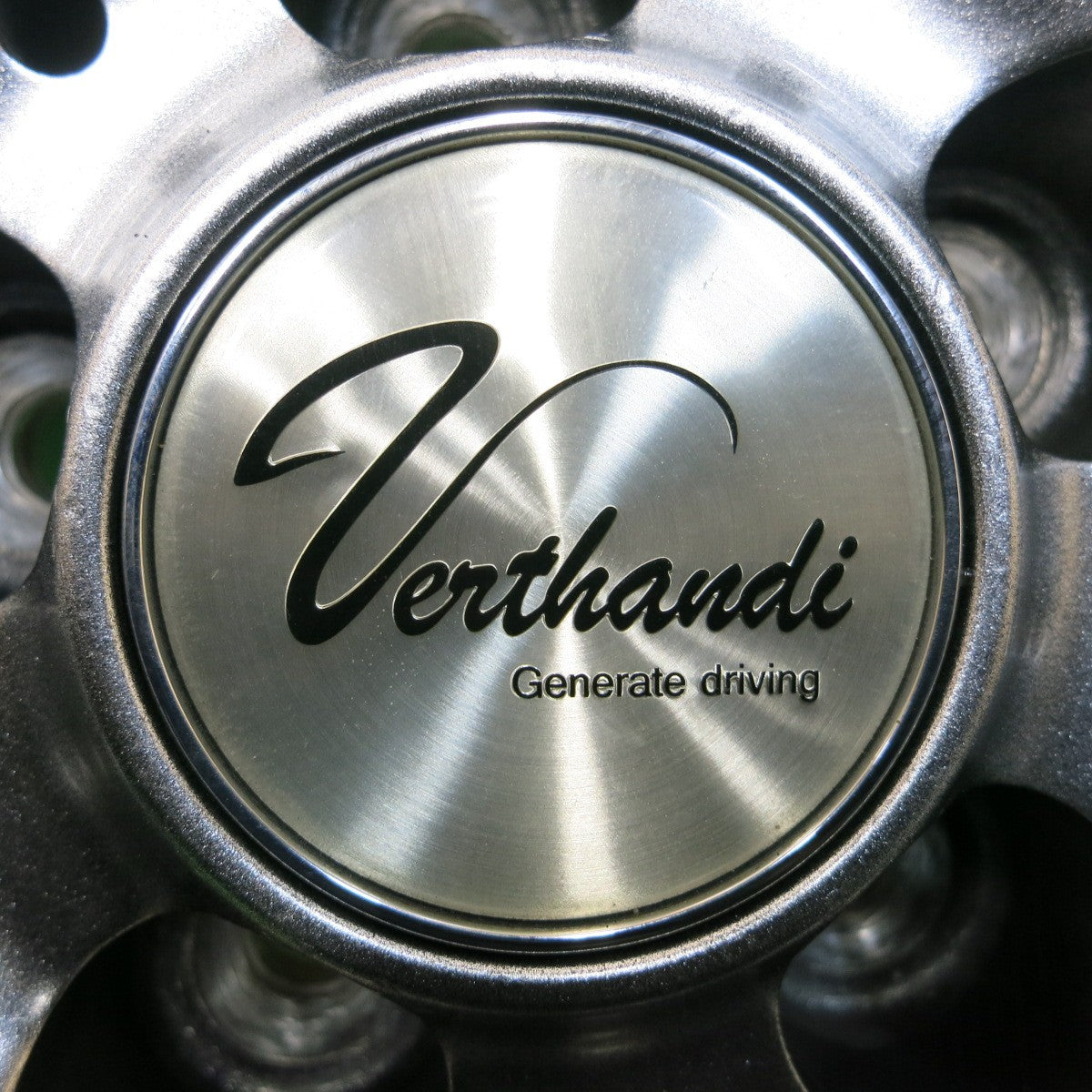 *送料無料* バリ溝！キレイ！8.5分★レガシィ等 225/50R17 スタッドレス モモ NORTHPOLE W-2 Verthandi ヴェルザンディ PCD100/5H★4032707イス