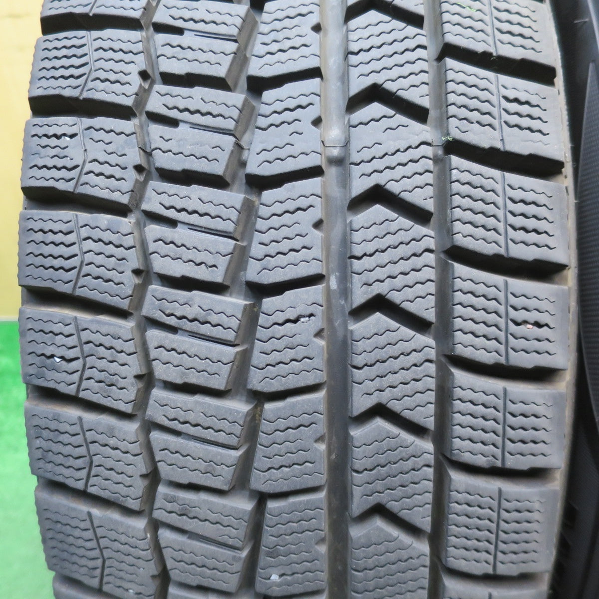 バリ溝！23年！9.5分★スタッドレス 215/60R17 ダンロップ ウインターマックス WM02 Precious C-1 プレシャス 17インチ PCD114.3/5H★6022401NJス