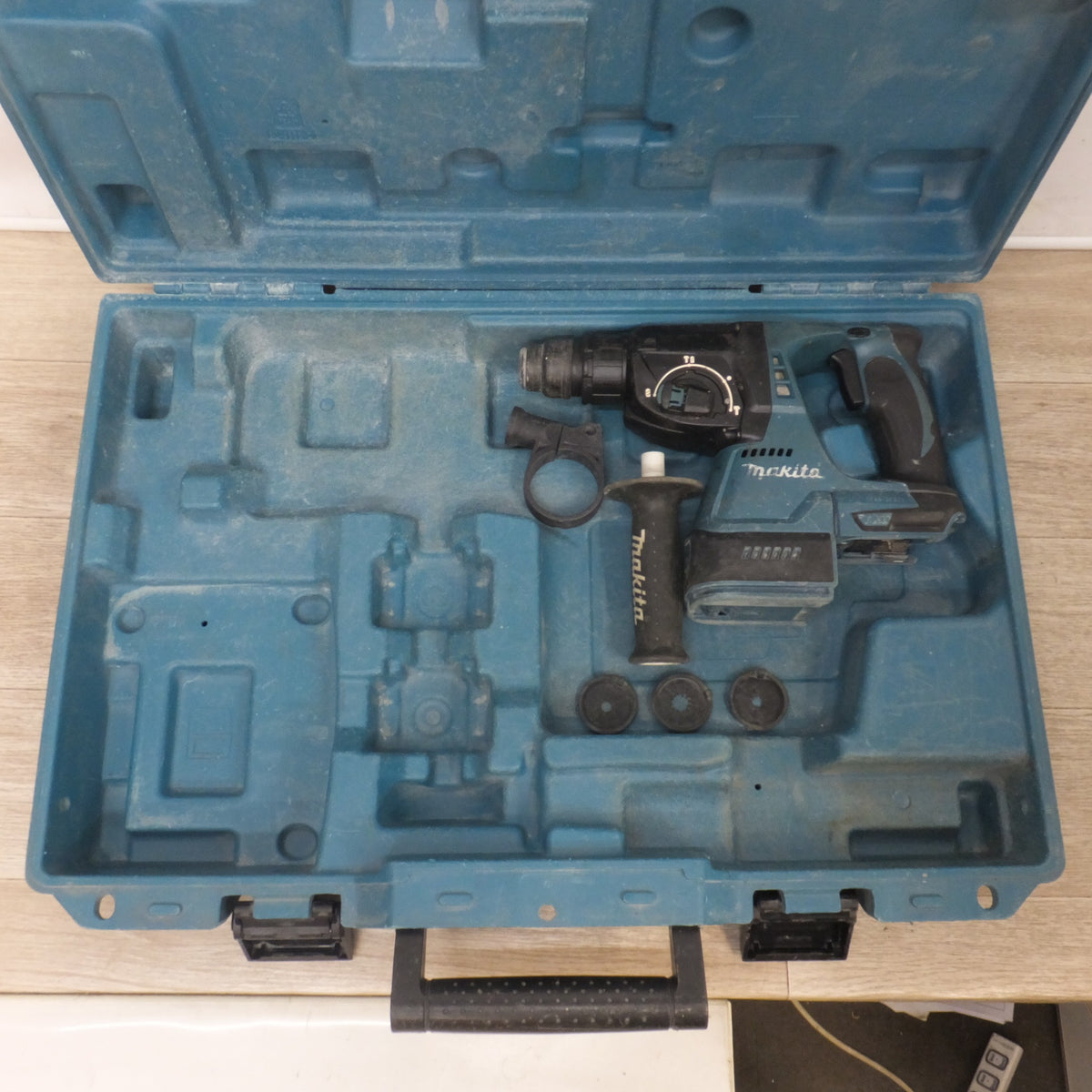 現状品★マキタ makita 24mm 充電式ハンマドリル HR242DRFXV 18V 本体のみ★