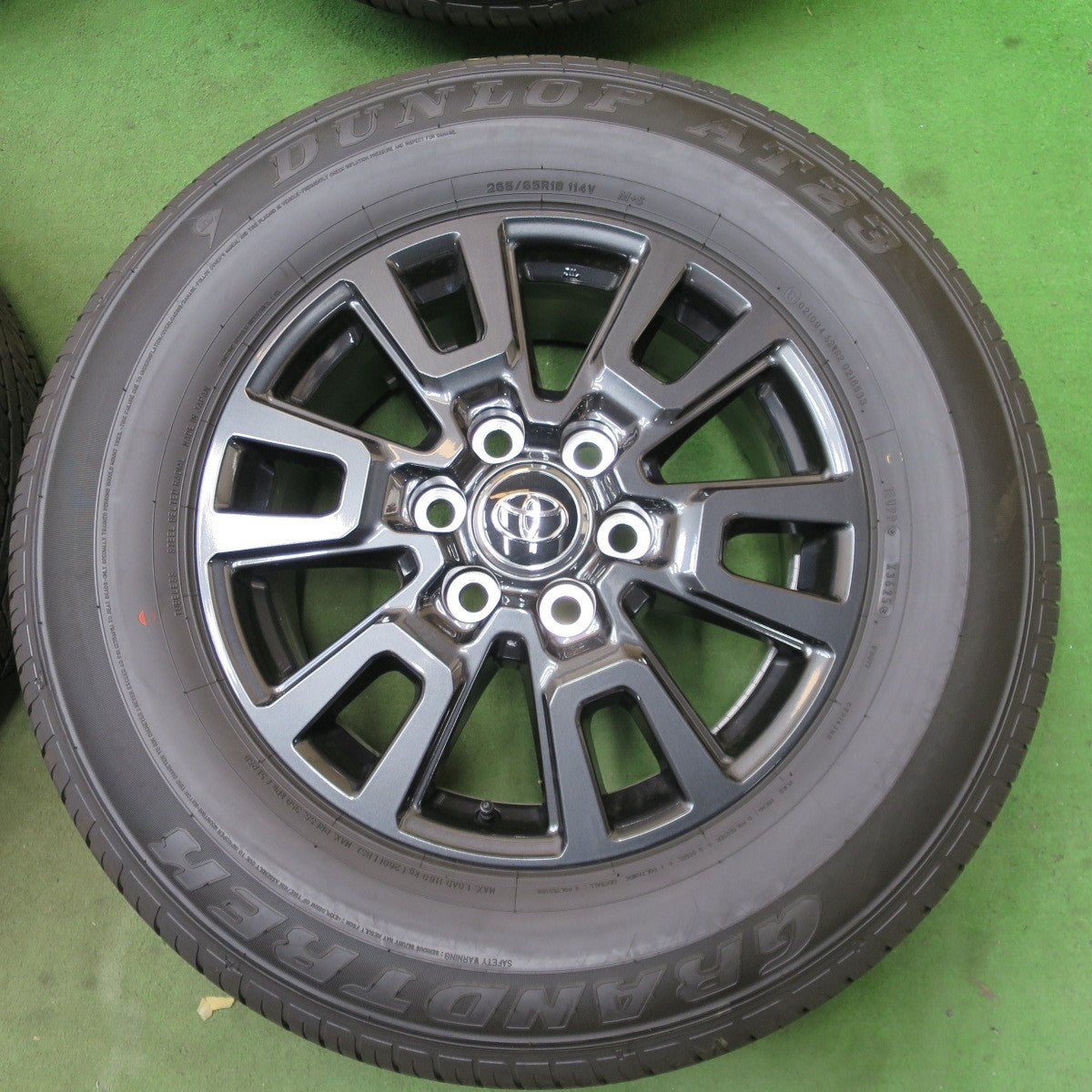 新車外し！25年★トヨタ ランクル 250 VX 純正 265/65R18 ダンロップ AT23 グラントレック 18インチ PCD139.7/6H★6042101NGノ