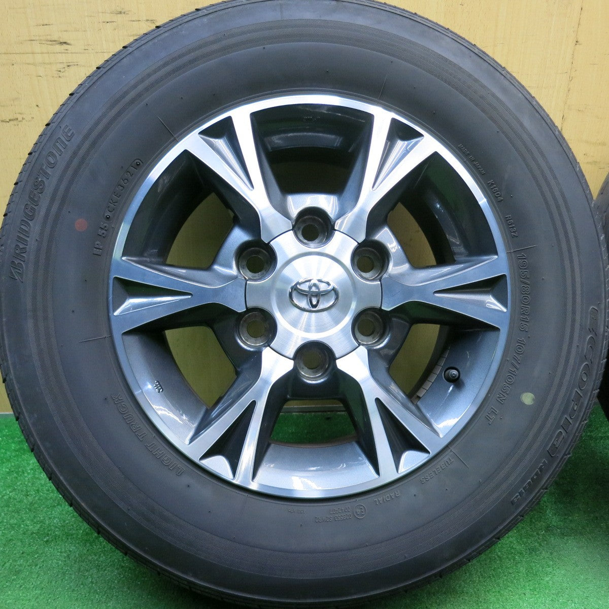 キレイ！21年★トヨタ 200系 ハイエース 純正 OP 195/80R15 107/105N ブリヂストン エコピア RD613 15インチ PCD139.7/6H★5051606AKノ