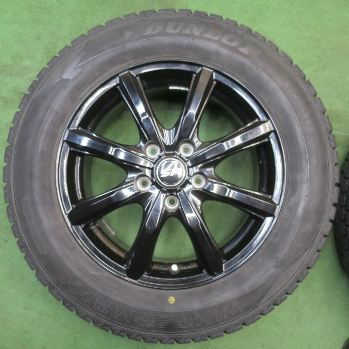 バリ溝！22年！キレイ！9.5分★スタッドレス 205/65R16 ダンロップ ウインターマックス WM02 STRANGER ストレンジャー 16インチ PCD114.3/5H★6042907NJス