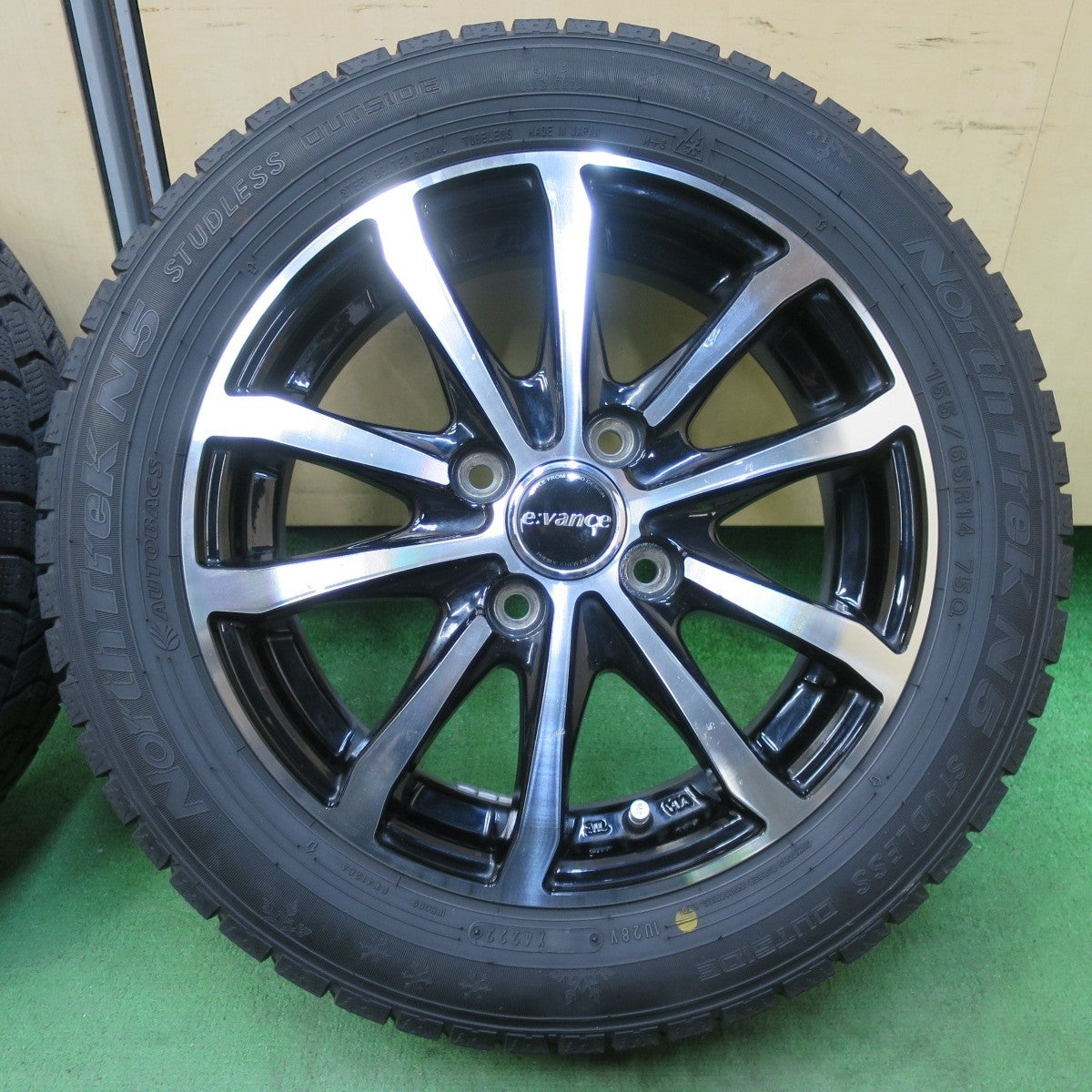 バリ溝！22年！キレイ！8.5分★スタッドレス 155/65R14 オートバックス ノーストレック N5 e:vance HA1 evance エヴァンス 14インチ PCD100/4H★5032610イス