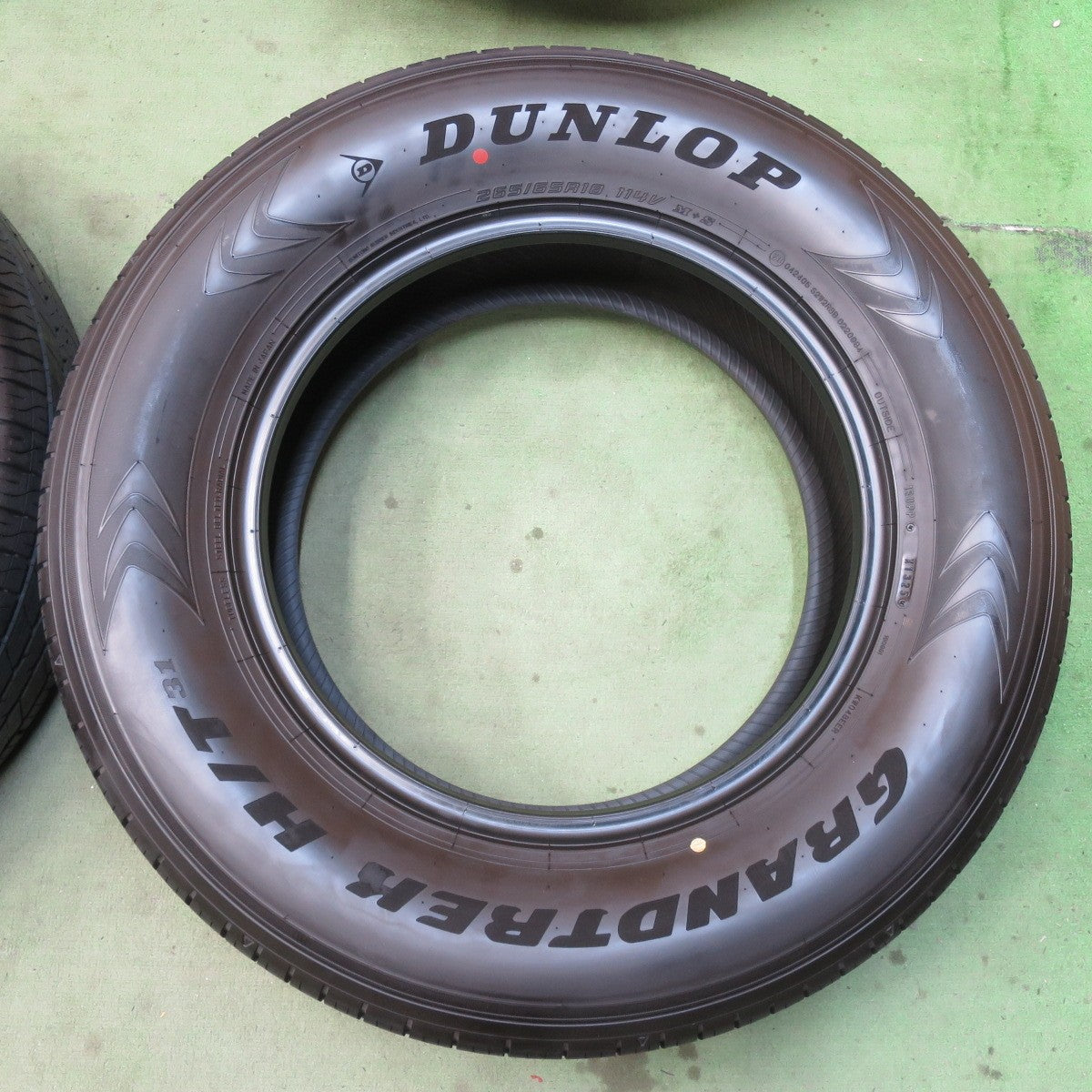 新車外し！25年★265/65R18 ダンロップ グラントレック H/T 31 タイヤ 18インチ レクサス LX ランクル 300 250 FJクルーザー エスカレード 等★6040103イノタ